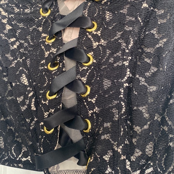 Victoria’s Secret Corset - Picture 2 of 4